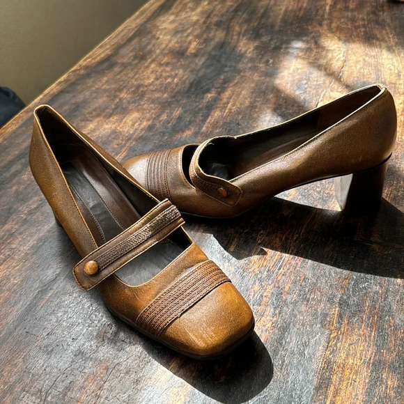 Laura Scott Brown Tan Shoes 8M Strap Heel Sqaure Toe Leather Brazil Retro Office - Picture 9 of 10